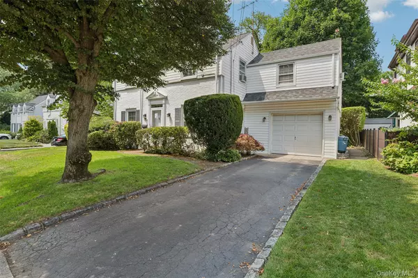 East Williston, NY 11596,207 Derby ST