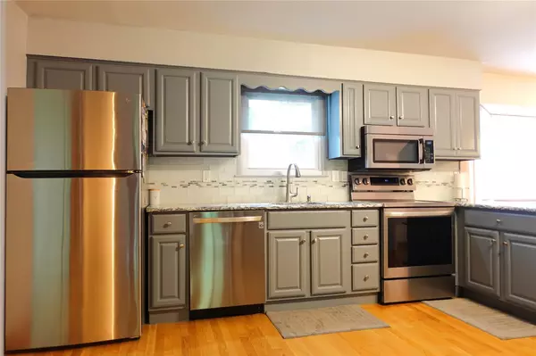 Ronkonkoma, NY 11779,10 Elan LN