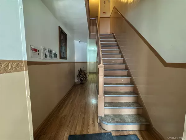 Astoria, NY 11103,30-20 43rd ST