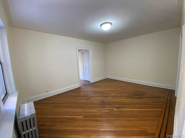 Rego Park, NY 11374,62-98 Saunders ST #1D