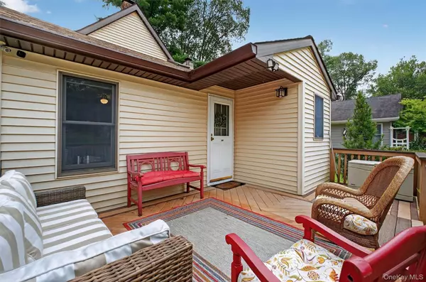 Saugerties, NY 12477,201 Esopus Creek RD