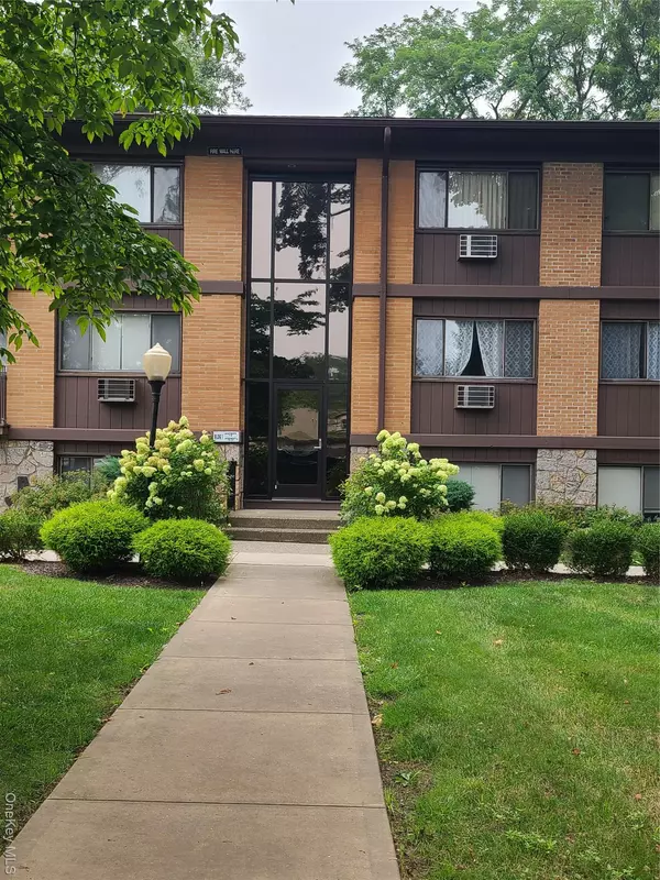 New Windsor, NY 12553,10 Oakwood TER #18