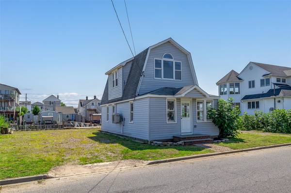 Seaford, NY 11783,2601 Ocean AVE
