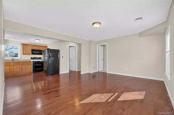 Marlboro, NY 12542,7 Orchard ST #2nd Floor