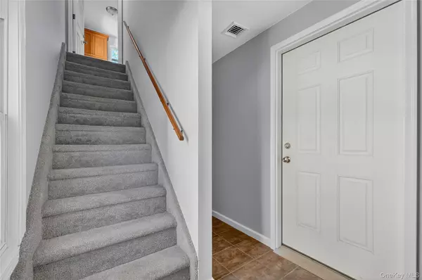 Marlboro, NY 12542,7 Orchard ST #2nd Floor
