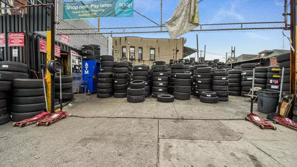 Brooklyn, NY 11203,5702 Kings HWY