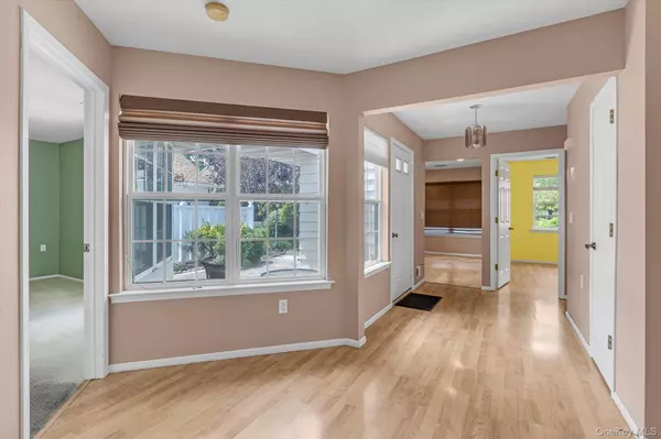 Coram, NY 11727,56 Theodore DR