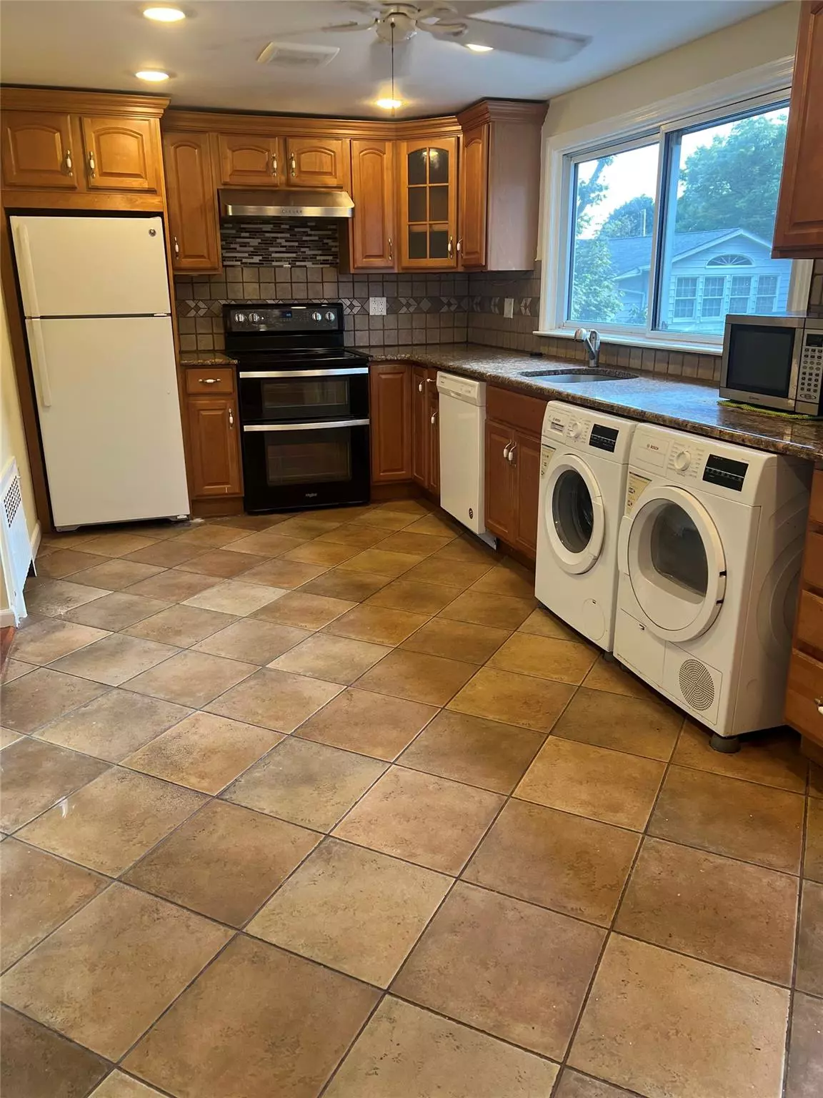 Hicksville, NY 11801,36 Miller RD