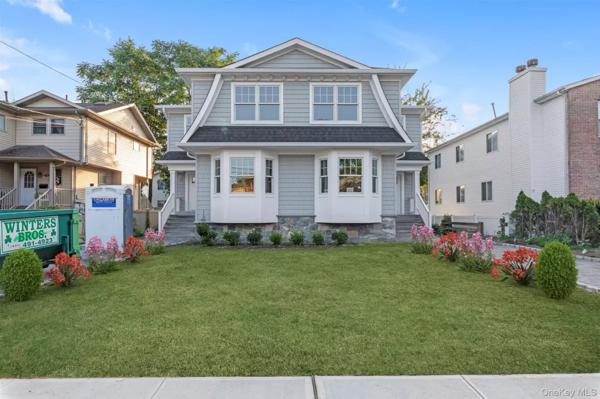 Port Washington, NY 11050,59 Edgewood RD