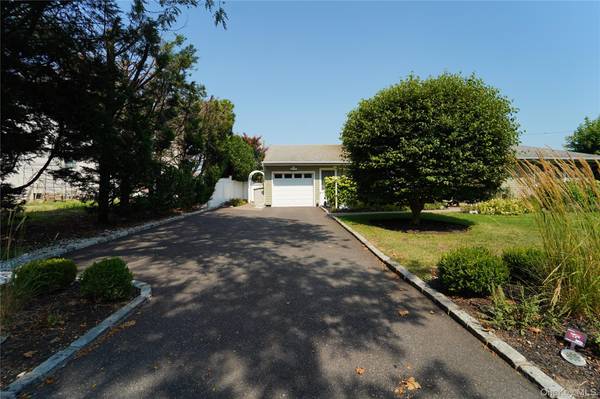 Westbury, NY 11590,642 Salisbury Park DR