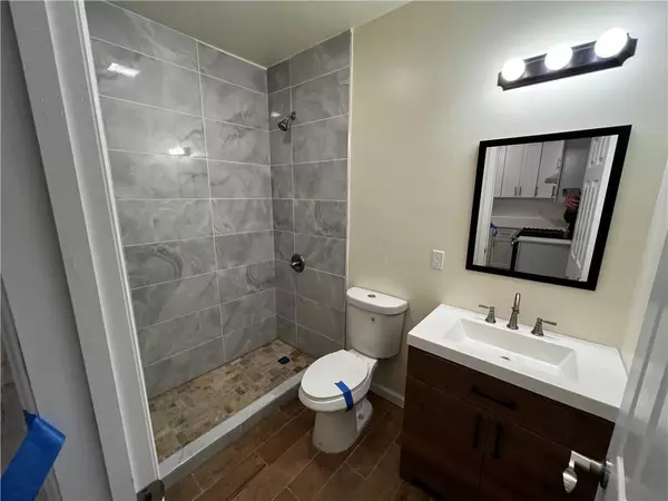 Middletown, NY 10940,102 North ST #4