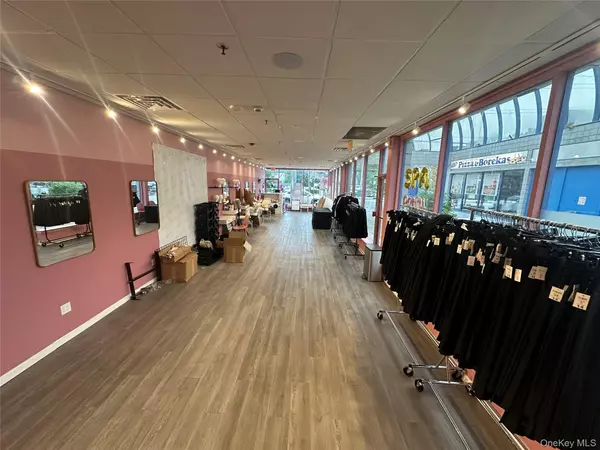 Cedarhurst, NY 11516,588 Central AVE