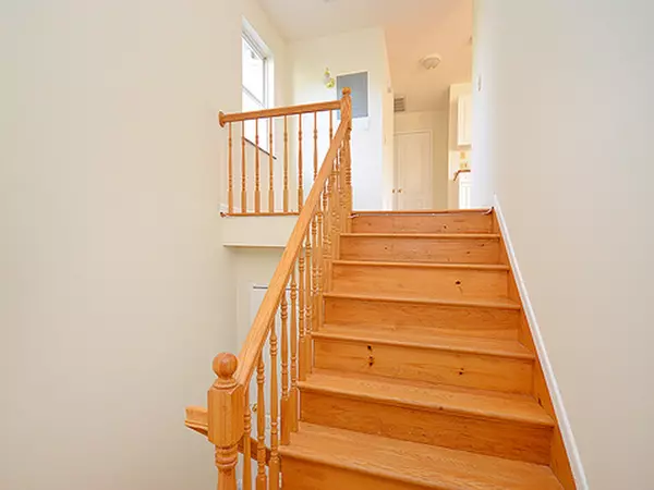 Glen Cove, NY 11542,6 Selina CT