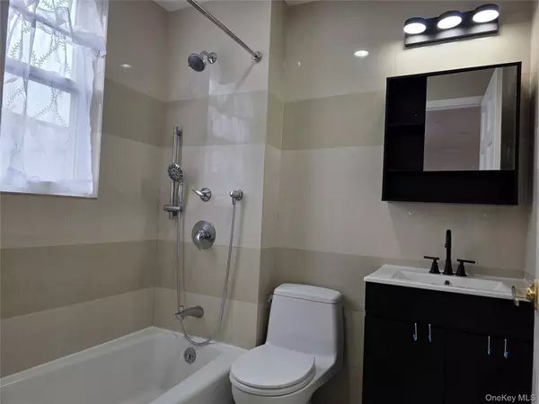 Flushing, NY 11358,3641 169th ST ##2F