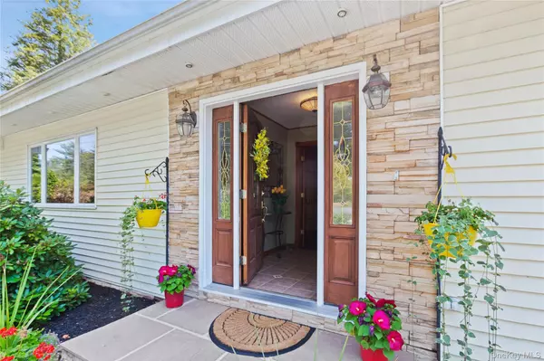 Mahopac, NY 10541,10 Chestnut DR