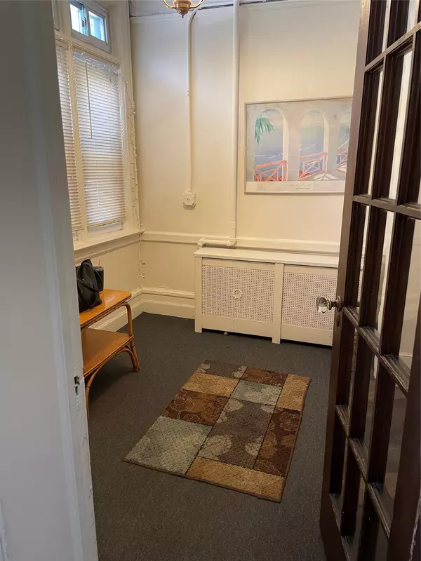 Bronx, NY 10467,3304 Steuben AVE #1