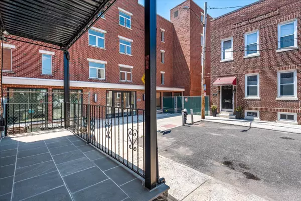 Astoria, NY 11102,26-19 14th PL