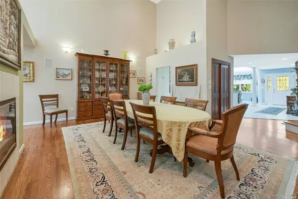 Centerport, NY 11721,3 Crescent CT #3