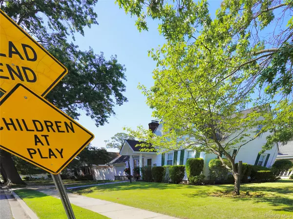 Baldwin, NY 11510,495 Emerson AVE