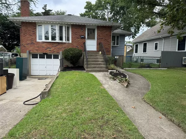 2711 W Alder RD, Bellmore, NY 11710
