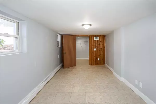 Smithtown, NY 11787,26 Thomas PL