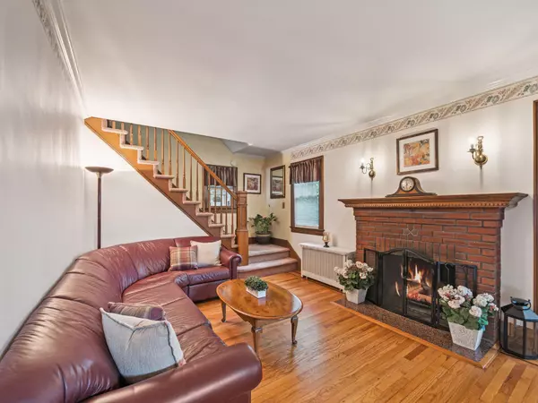 Oceanside, NY 11572,499 Windsor PL