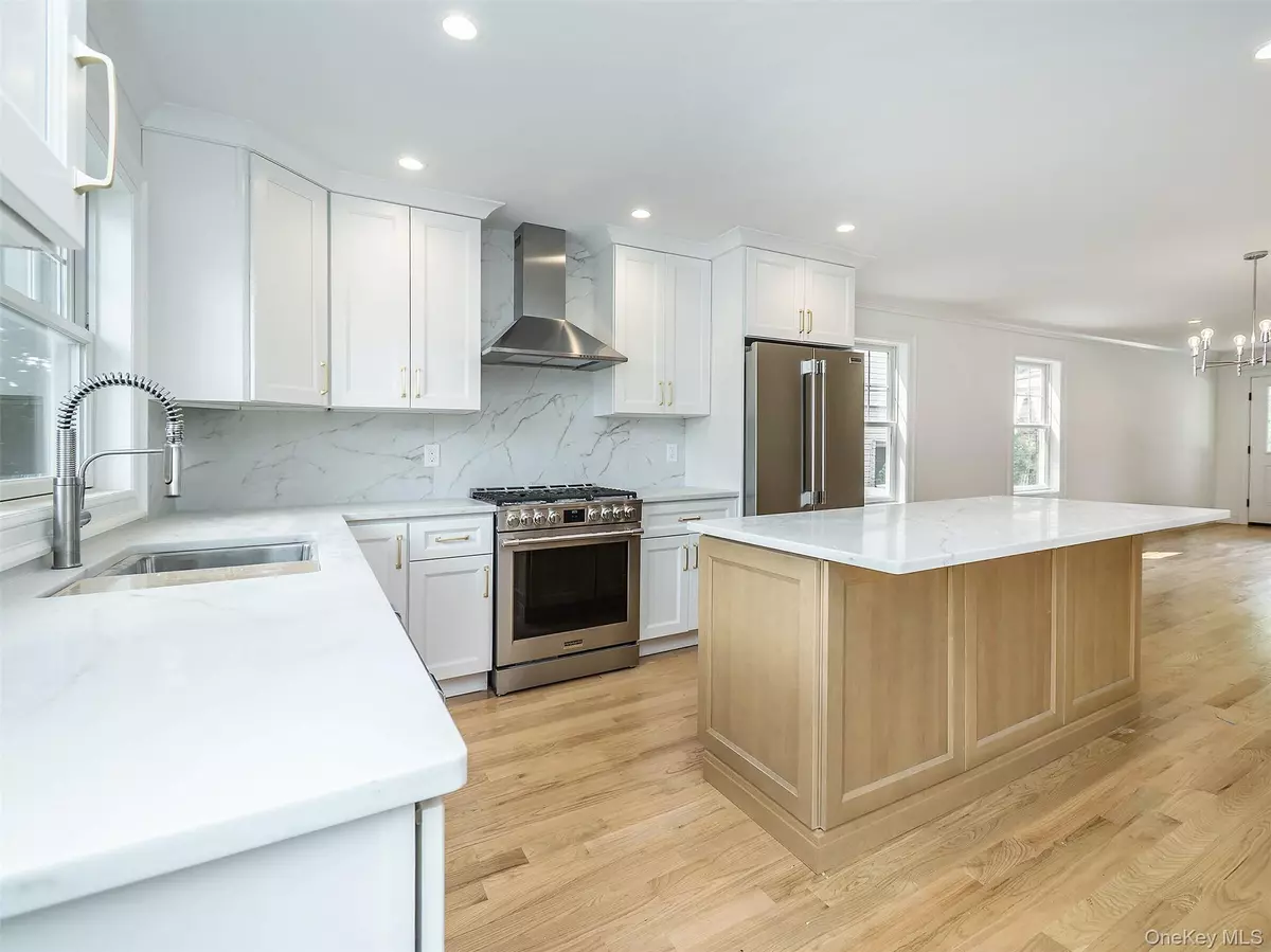 Port Washington, NY 11050,48B Kirkwood RD