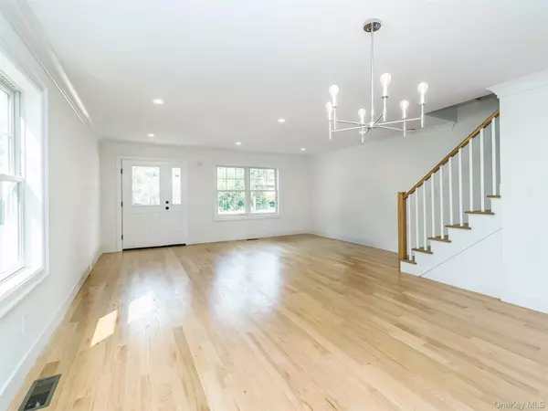 Port Washington, NY 11050,48B Kirkwood RD
