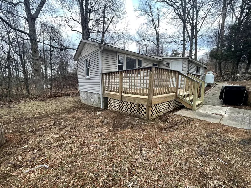 17 Hide Away LN, Bloomingburg, NY 12721
