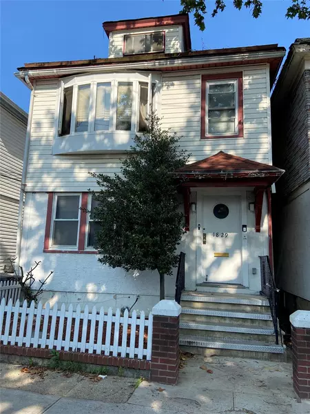 18-29 129 ST, College Point, NY 11356