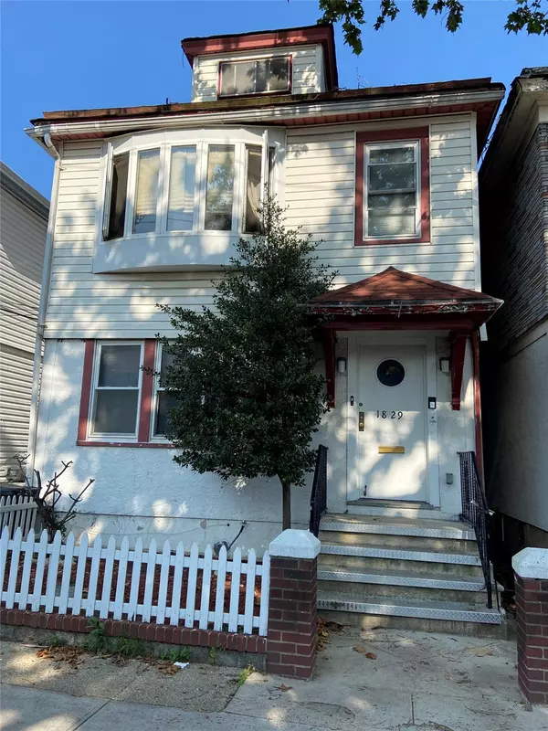 18-29 129 ST, College Point, NY 11356
