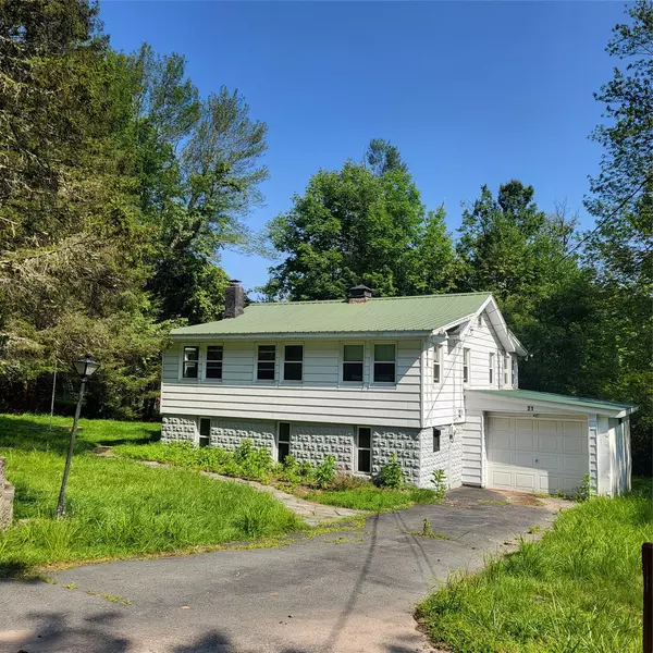 21 E Sullivan PL, Smallwood, NY 12778