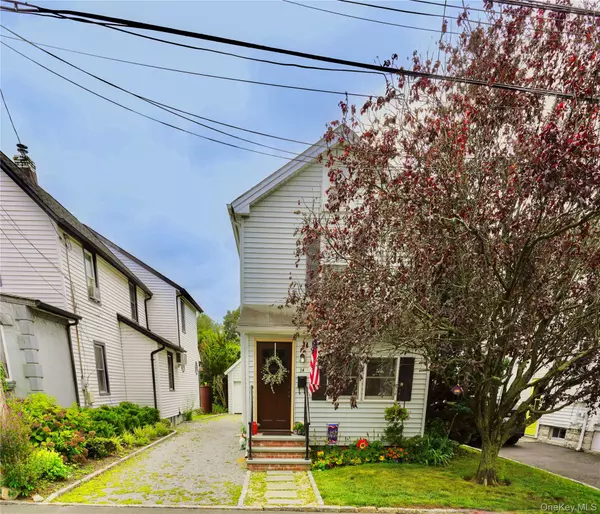 Port Washington, NY 11050,24 Henderson AVE