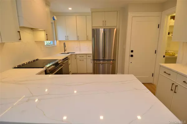 Eastchester, NY 10709,137 Hillside PL