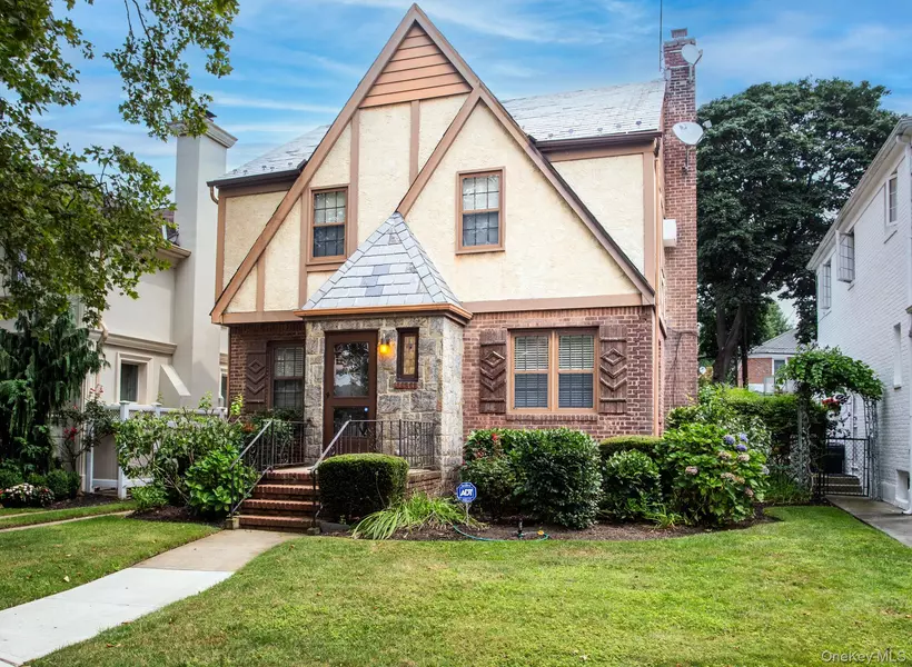 81-51 189th ST, Jamaica Estates, NY 11423