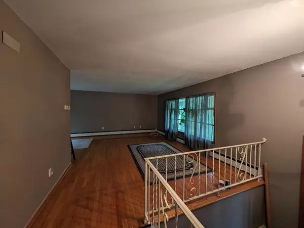 Lagrangeville, NY 12540,203 Martin RD