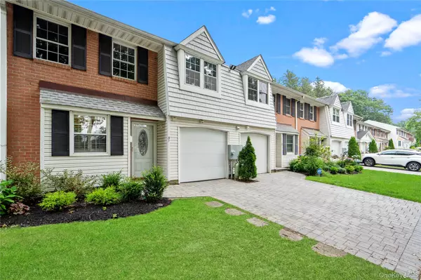 Plainview, NY 11803,31 Santa Barbara DR #31