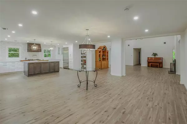 Centerport, NY 11721,25 Spring Hollow RD