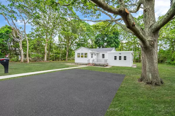 Shirley, NY 11967,60 Westminster DR