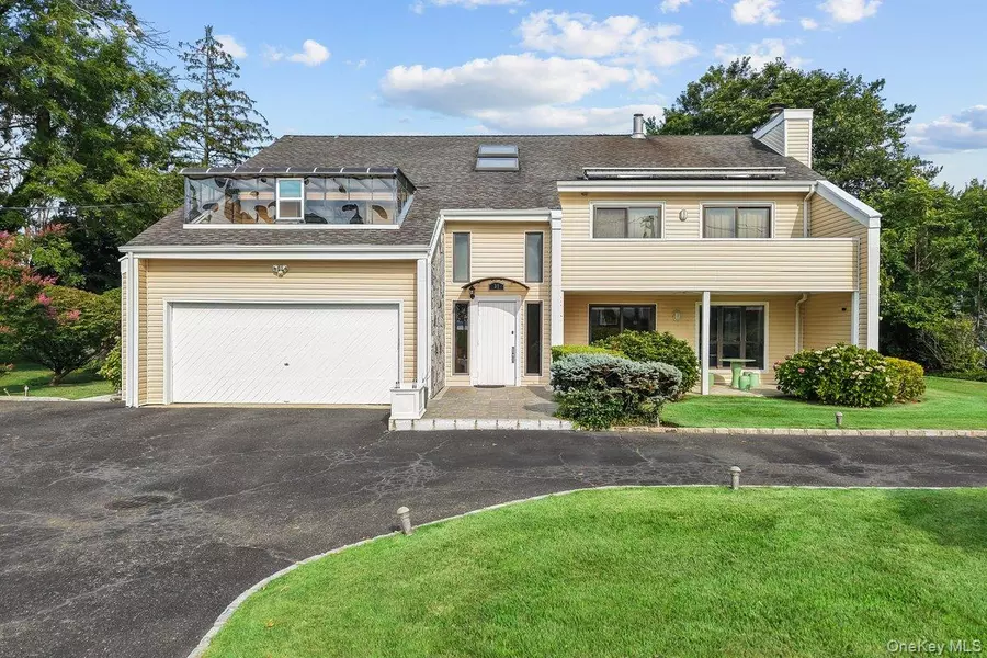 31 Westland DR, Glen Cove, NY 11542