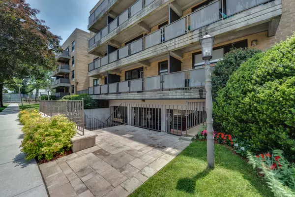 101 Jackson AVE #3D, Mineola, NY 11501