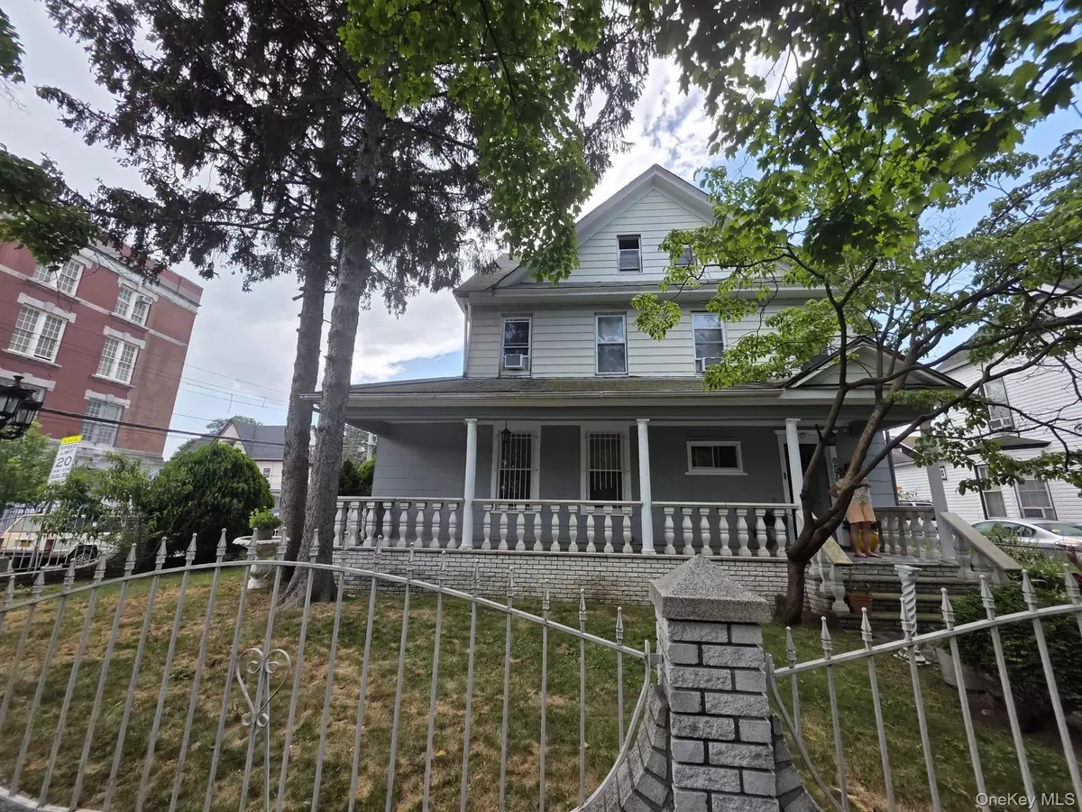 Richmond Hill, NY 11418,85-78 114th ST