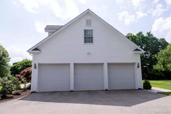 Millbrook, NY 12545,209 Route 343