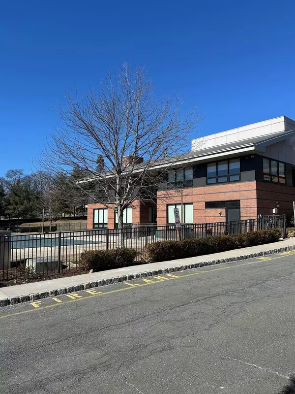 5 Charles LN #2c, Pomona, NY 10970