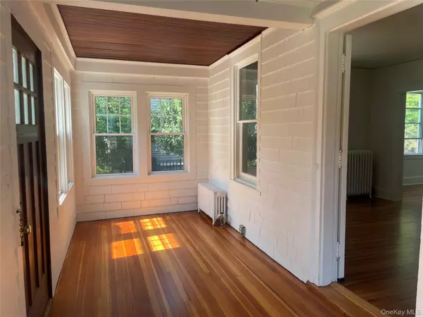 Hastings-on-hudson, NY 10706,14 Rosedale AVE