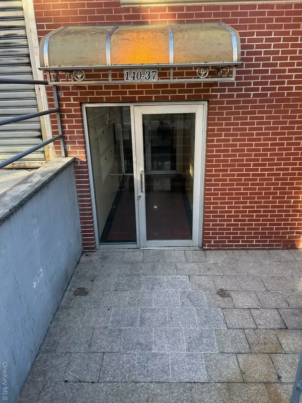 Flushing, NY 11355,140-37 Cherry AVE #5B