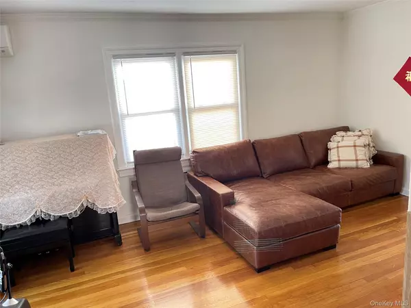 New Hyde Park, NY 11040,1306 6th AVE