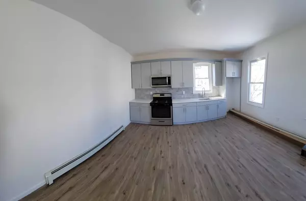 Hicksville, NY 11801,83 Kraemer ST #2