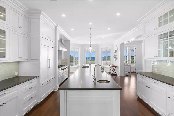 Remsenburg, NY 11960,74 Cedar LN