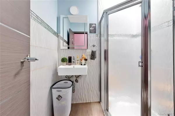 Brooklyn, NY 11235,726 Manor CT